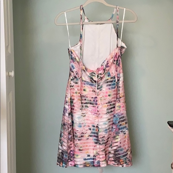 Floral patterned halter dress - Picture 2 of 3